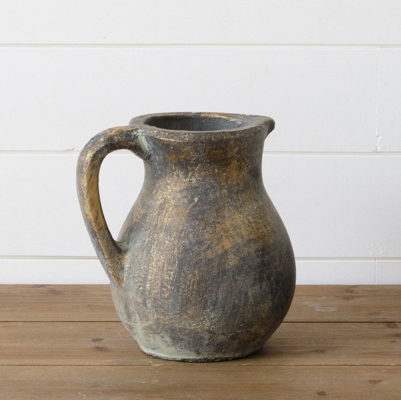Terracotta Pitcher Distressed Black With Gold (PC)