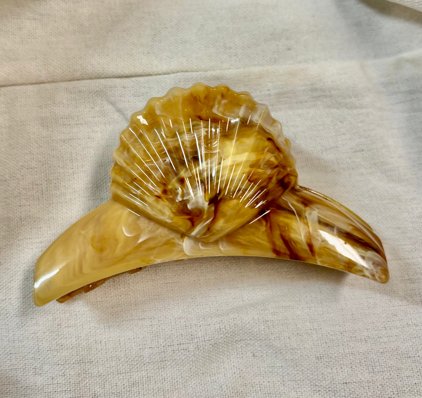 Clam hair clip claw gold orange