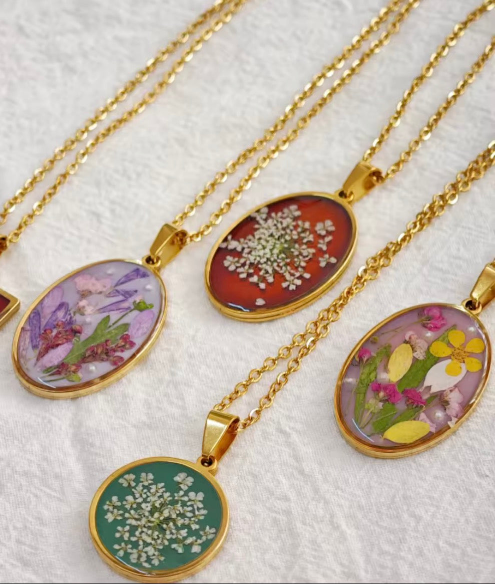 Handcrafted Vintage Dried Flower Necklace