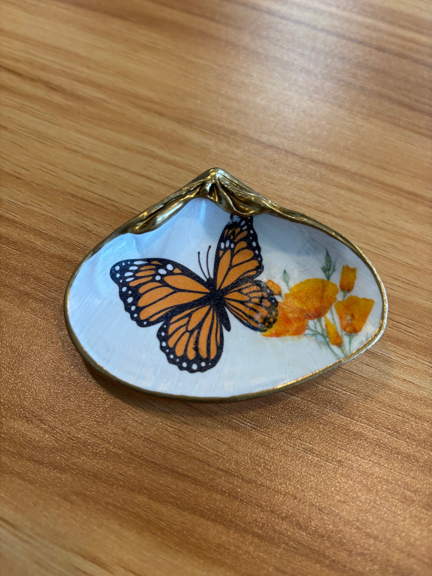 Shell Art Monarch Poppy