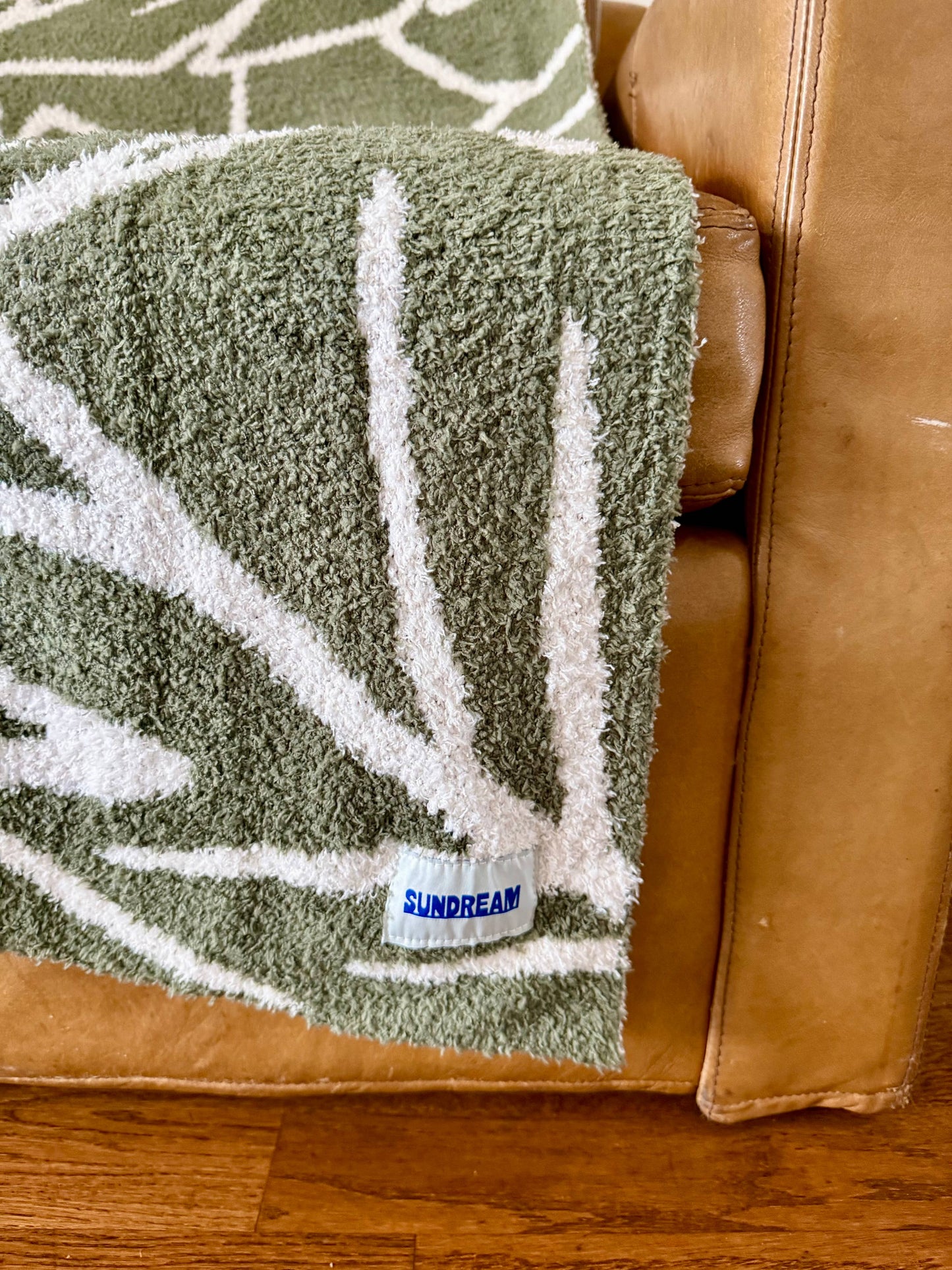 Canopy Plush Throw - Vintage Green