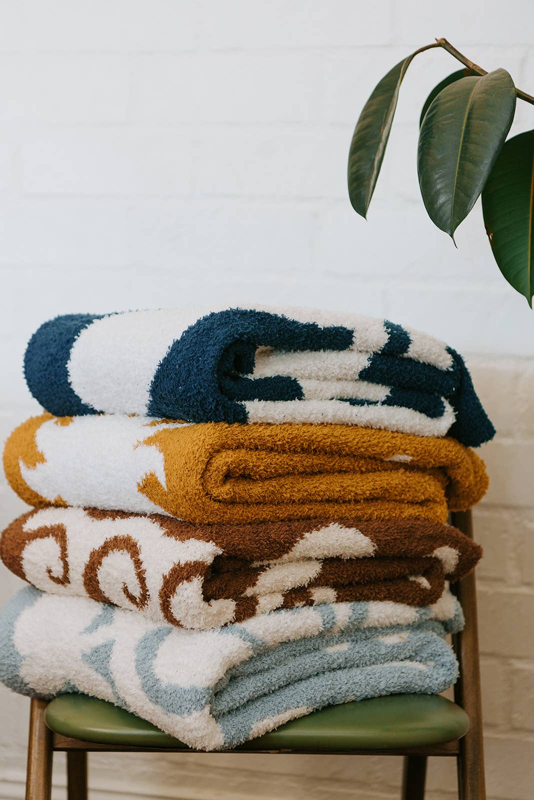 Shoreline Plush Throw - Slate Blue
