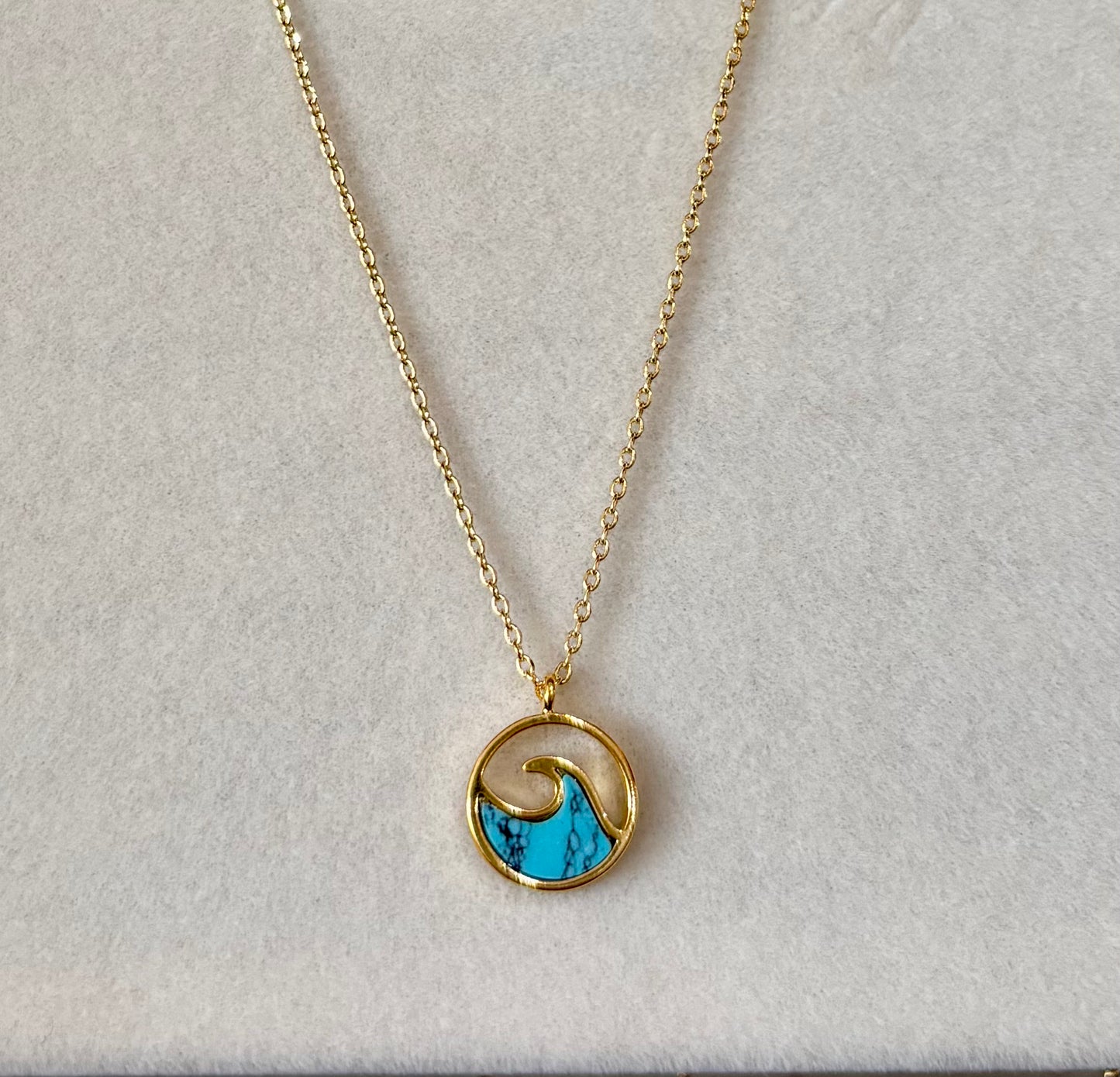 Round wave coin pendant necklace - Turquoise
