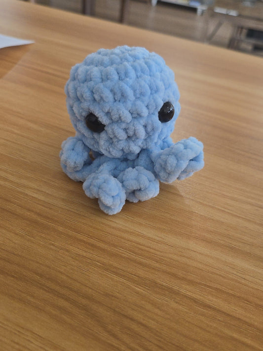 Mini Handmade Crochet Octopus Plush – Soft Chenille Amigurumi